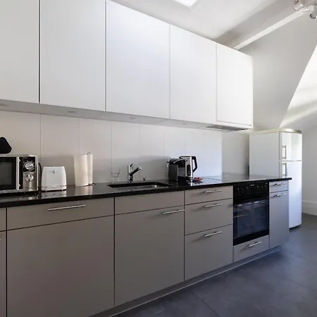 Apartment Art&business